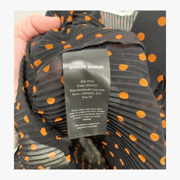 SAMSOE SAMSOE DOTTED PLEATED MATHILDE LONG SLEEVED BLOUSE - Picture 6 of 6